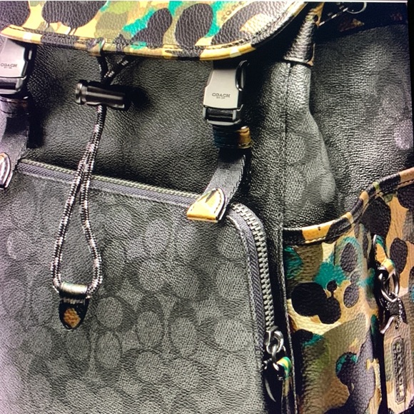 Coach League Flap Backpack In Signature Canvas With Camo Print - Picture 9 of 17